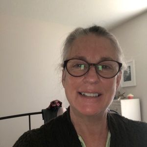 Meet your Posher, Laurie